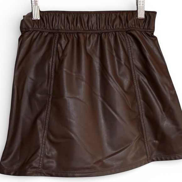 Abercrombie Kids Dark Brown Faux Leather Mini Skirt Size 13/14 - Picture 4 of 5